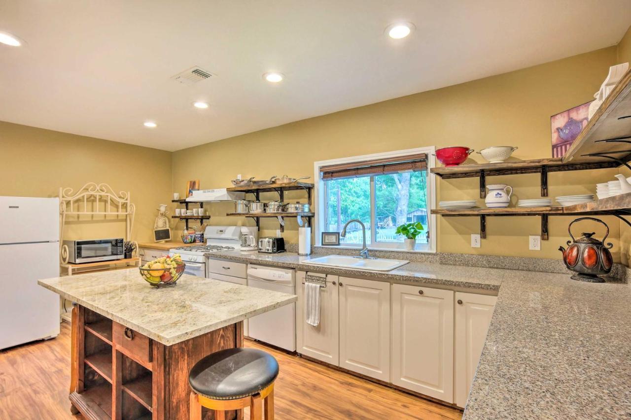 The Gathering Place Brenham Home On 6 Acres Kültér fotó