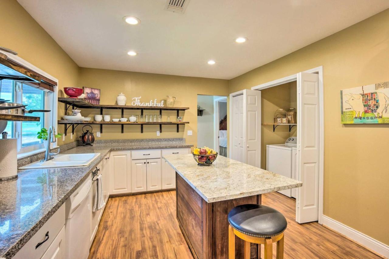 The Gathering Place Brenham Home On 6 Acres Kültér fotó